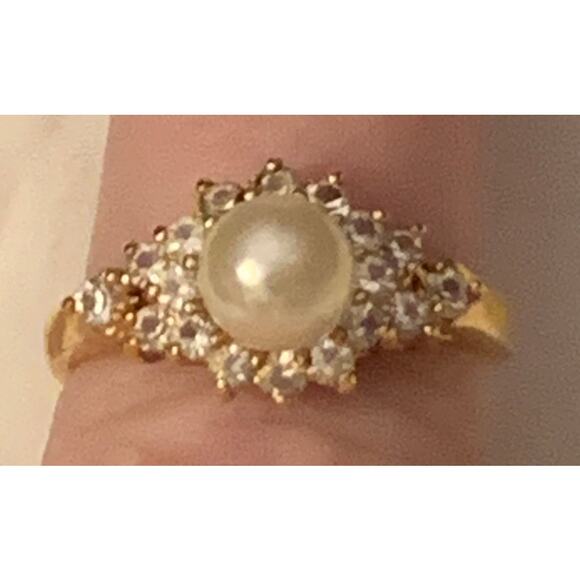 6 Womens Rings Gold and Silver Tones No Precious Metals or Stones Sizes 7 to 11 - Picture 4 of 16